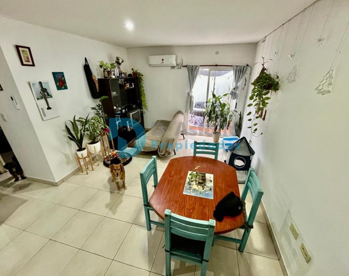 Depto. 3 Ambientes, con Patio. 5