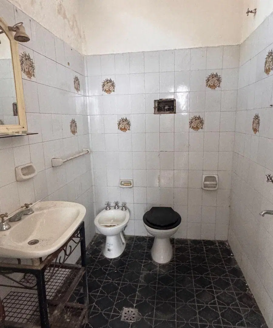 Casa en VENTA Barrio Pueyrredon - Oportunidad para refaccionar al lado de Colegio Instituto Urquiza 4