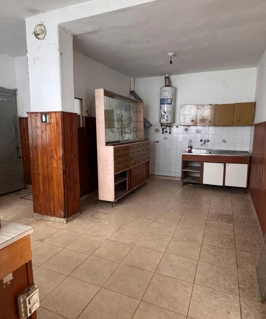 Casa en VENTA Barrio Pueyrredon - Oportunidad para refaccionar al lado de Colegio Instituto Urquiza 3