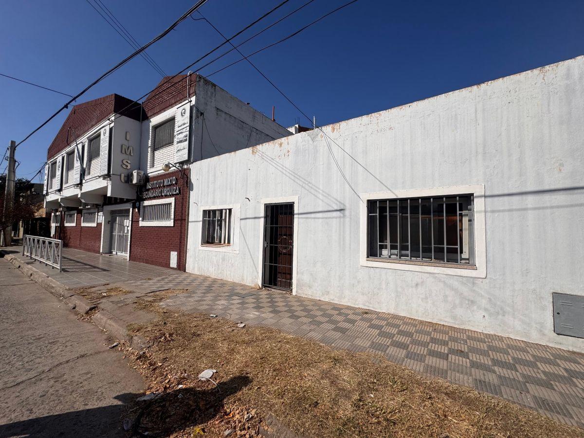 Casa en VENTA Barrio Pueyrredon - Oportunidad para refaccionar al lado de Colegio Instituto Urquiza