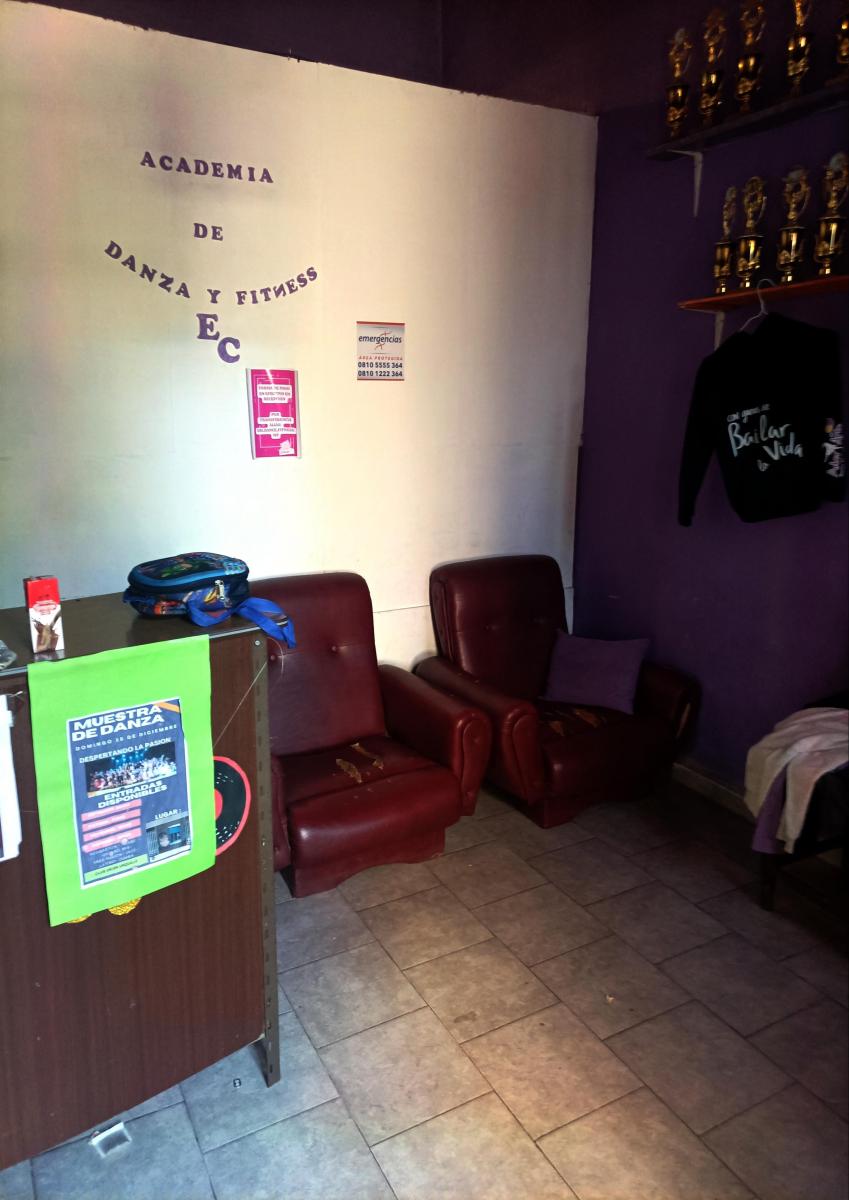 Se Vende Salon en Unquillo 2