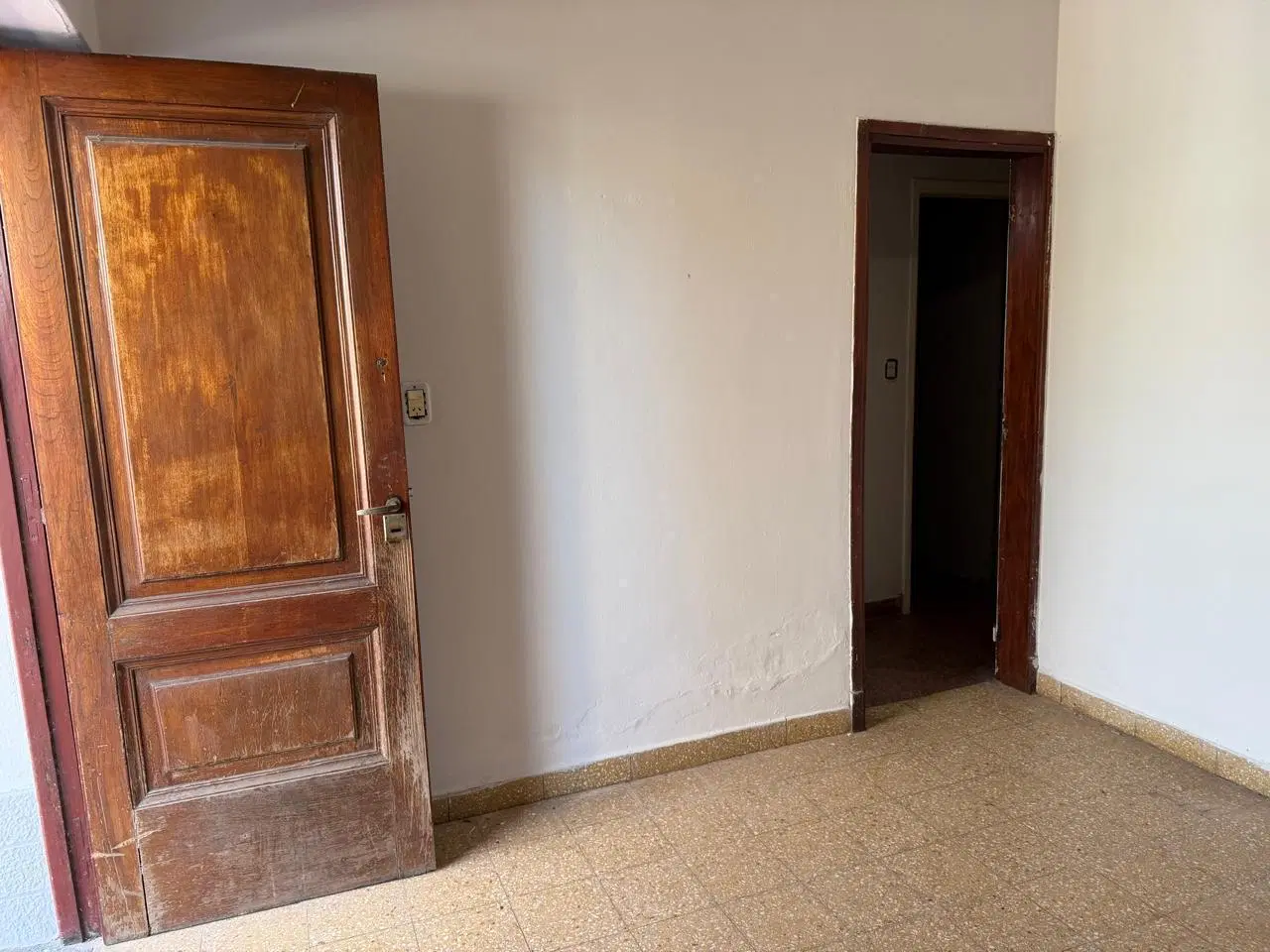 Casa en 10 e/ 502 y 503 de 2 hab/ liv/ com/ 2 baños/ jardín 2