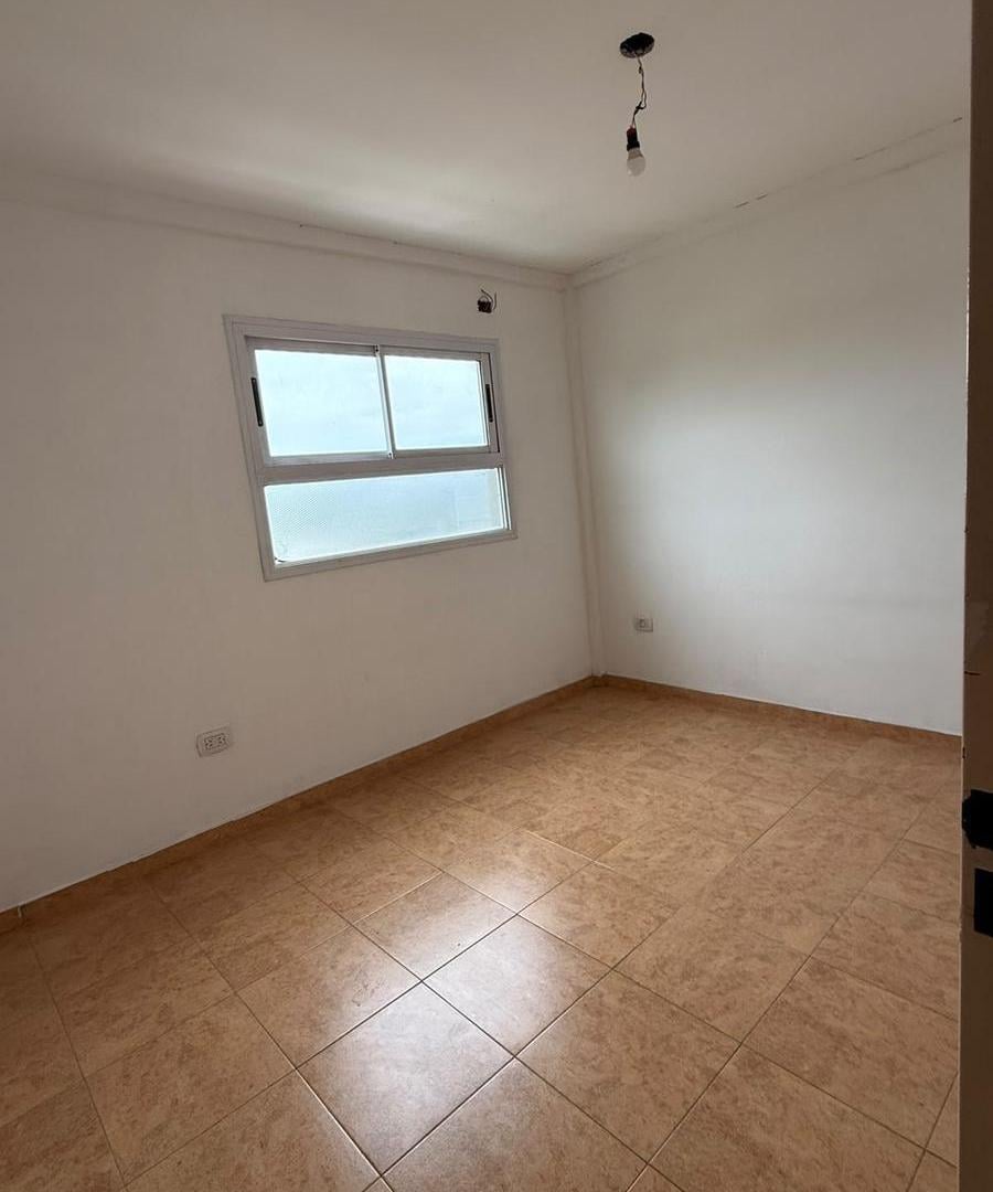 Foto de 528 entre 120 y 121 - 2do piso al frente, imagen 5