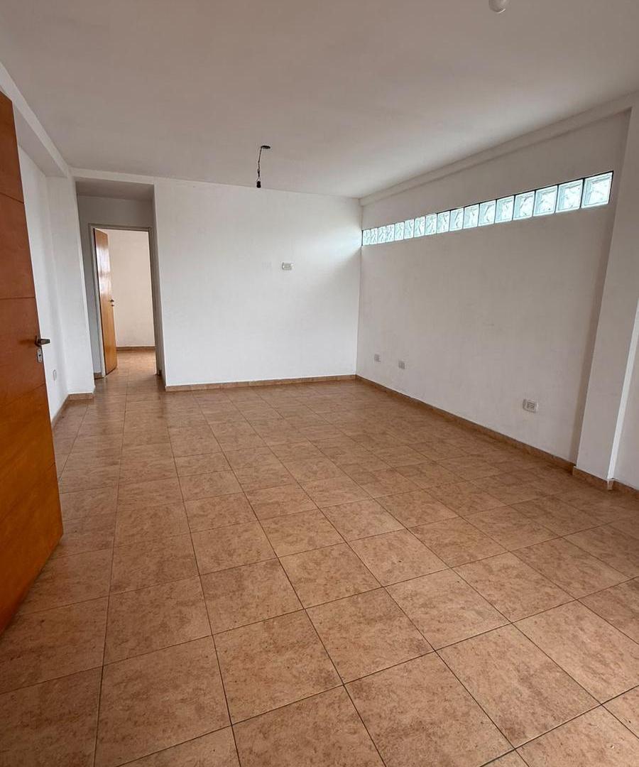 Foto de 528 entre 120 y 121 - 2do piso al frente, imagen 2