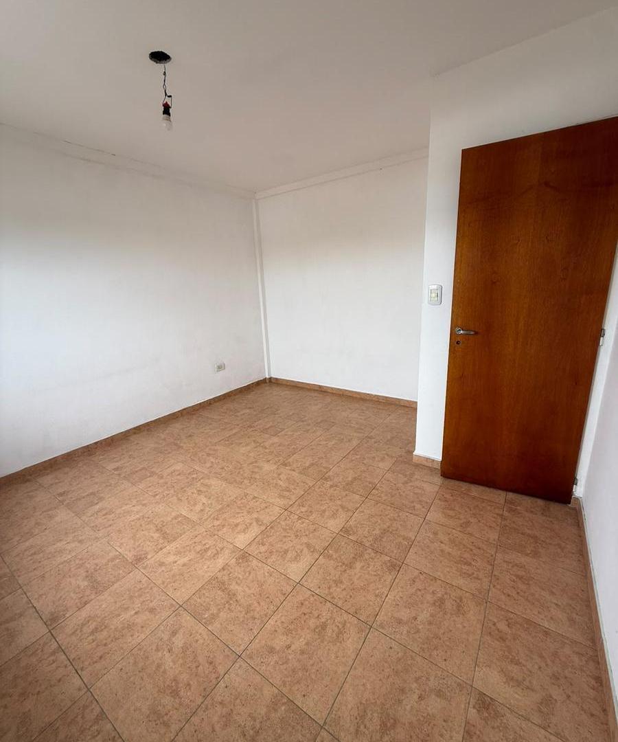 Foto de 528 entre 120 y 121 - 2do piso al frente, imagen 4