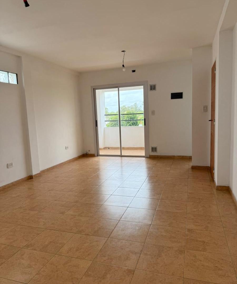 Foto de 528 entre 120 y 121 - 2do piso al frente, imagen 1