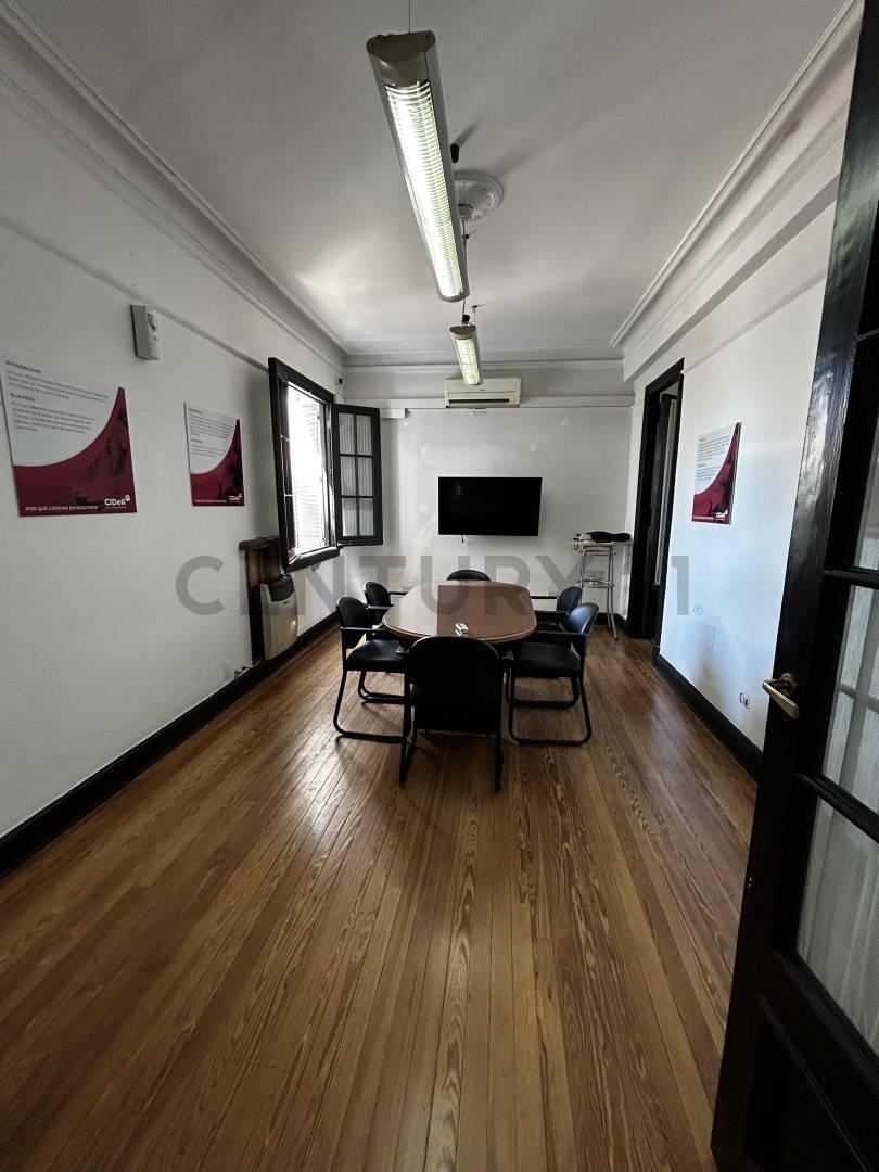 Venta Departamento Monserrat 5 Amb - Estilo Clásico de Categoría - Muy Luminoso! 4