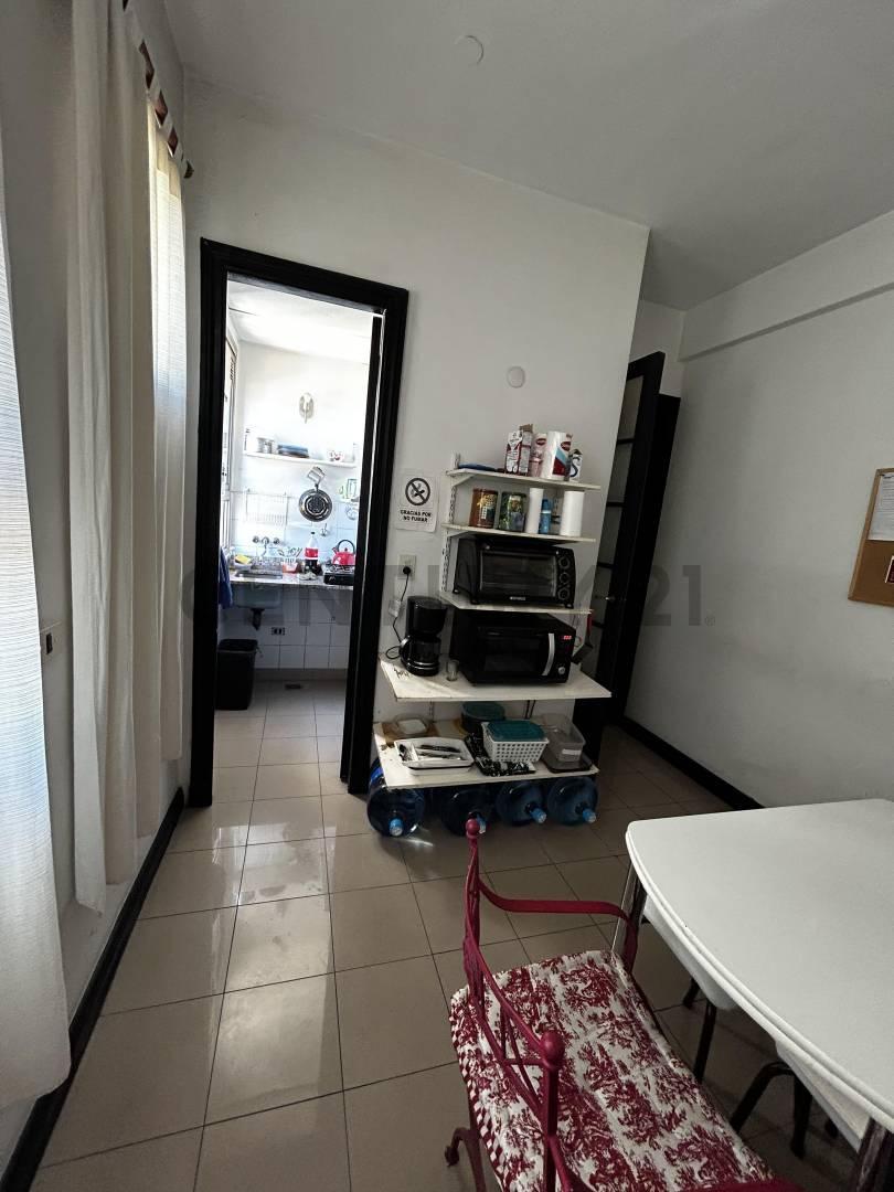 Venta Departamento Monserrat 5 Amb - Estilo Clásico de Categoría - Muy Luminoso! 1