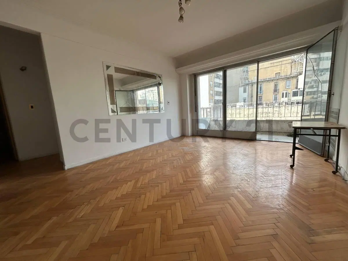 Venta Departamento 3 Amb RECOLETA Semipiso con Balcon + Dependencia 5