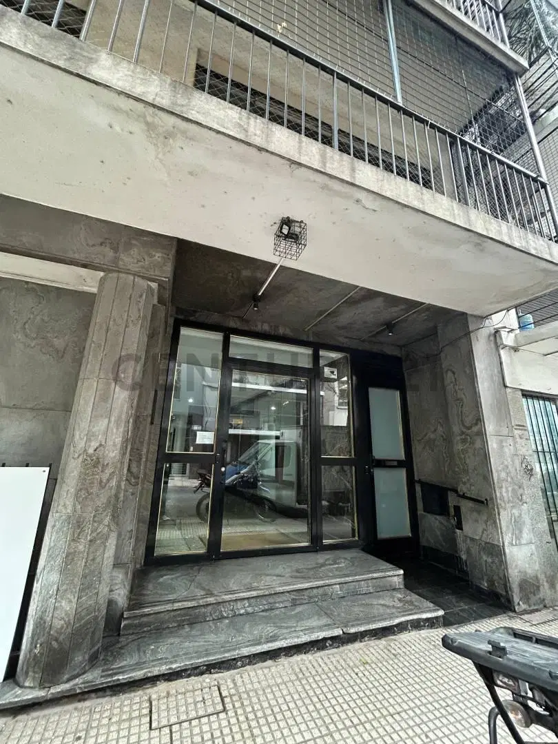 Venta Departamento 3 Amb RECOLETA Semipiso con Balcon + Dependencia 4