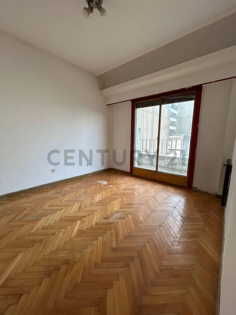 Venta Departamento 3 Amb RECOLETA Semipiso con Balcon + Dependencia 2