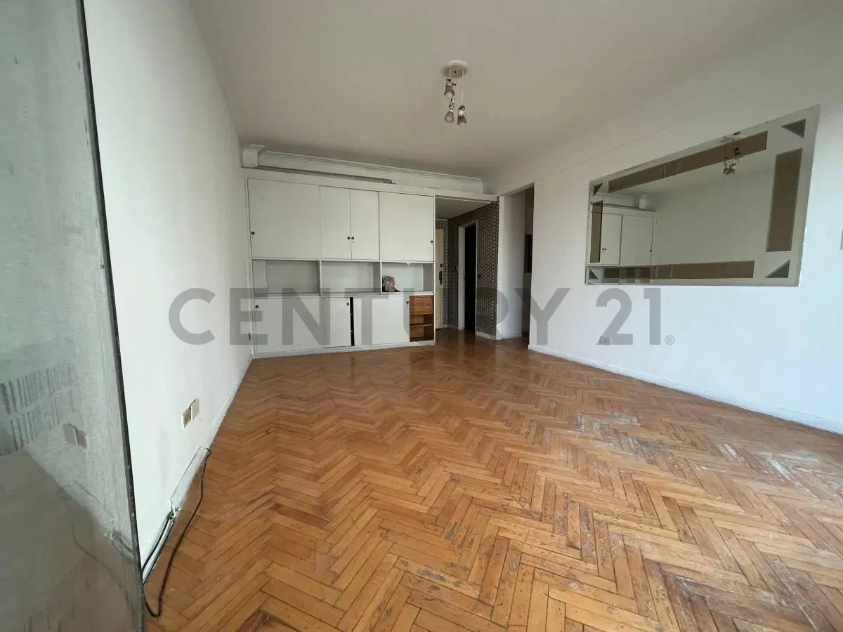 Venta Departamento 3 Amb RECOLETA Semipiso con Balcon + Dependencia 3