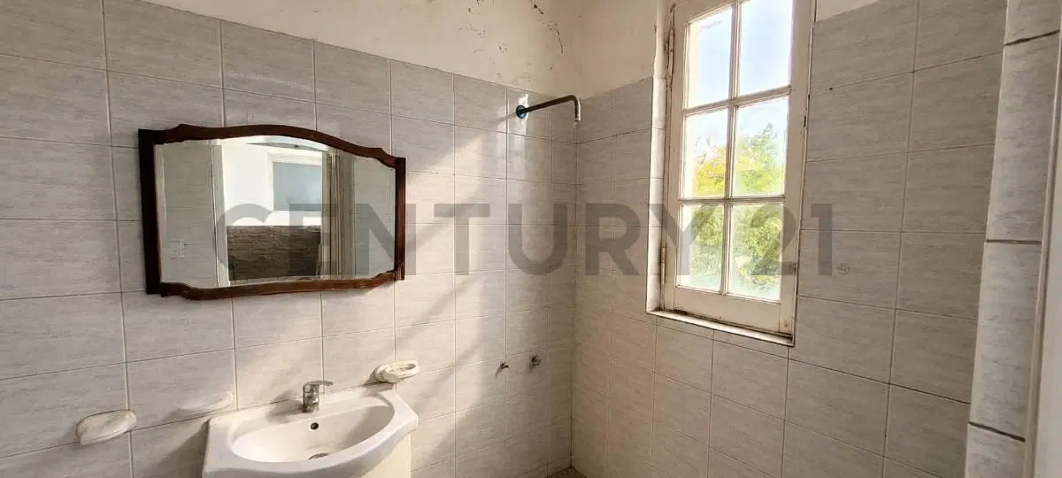 Venta PH 3 ambientes a reciclar con terraza y entrepiso 8