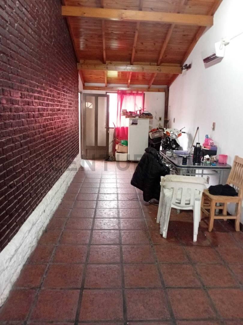 Foto de VENTA Casa Chalet 4 Amb Wilde - Cochera y Jardín, imagen 1