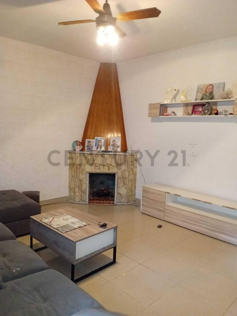 Foto de VENTA Casa Chalet 4 Amb Wilde - Cochera y Jardín, imagen 3