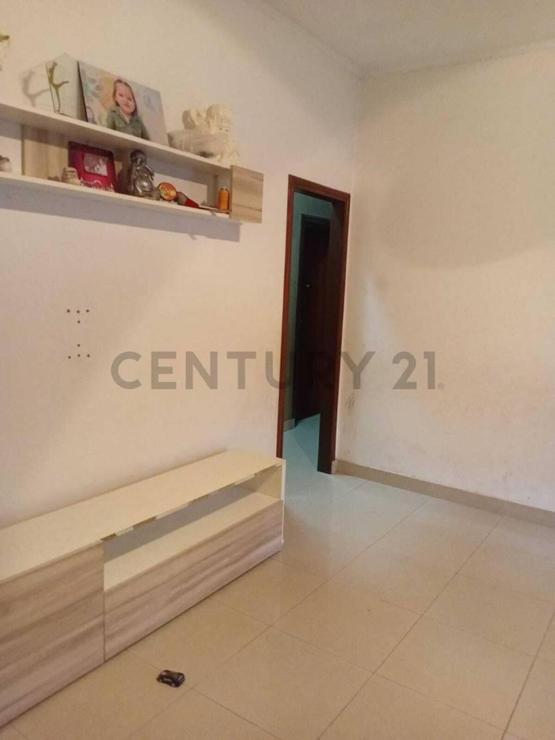 Foto de VENTA Casa Chalet 4 Amb Wilde - Cochera y Jardín, imagen 5