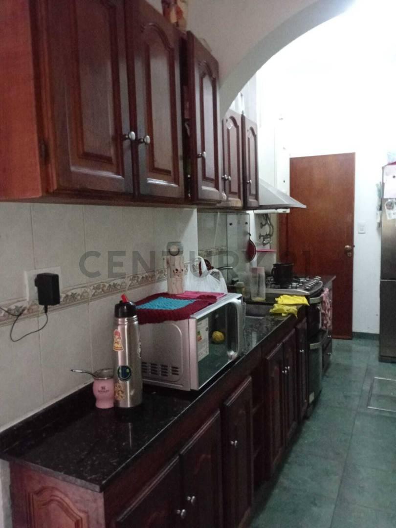 Foto de VENTA Casa Chalet 4 Amb Wilde - Cochera y Jardín, imagen 4