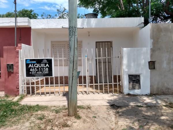 B° ESTACION FLORES: ALQUILO CASA DE 1 DORMITORIO CON PATIO. NO TIENE GARAJE 1