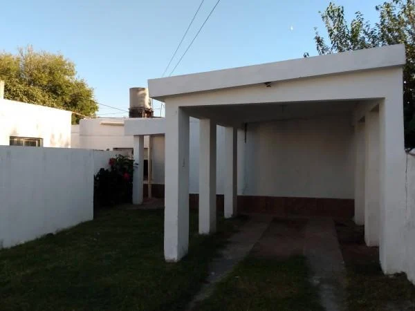 B° MATIENZO: ALQUILO CASA INTERNO DE DOS DORMITORIOS CON COCHERA 4