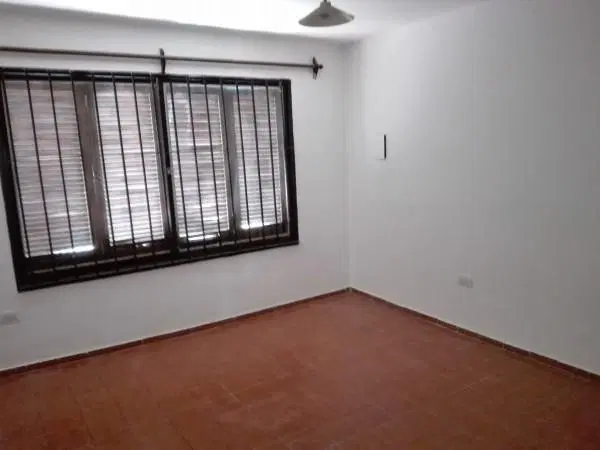 B° ESTACION FLORES: ALQUILO HERMOSA CASA INTERNA DE DOS DORMITORIOS CON PATIO 2