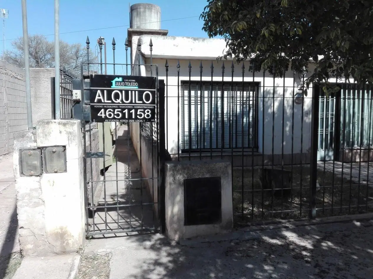 B° ESTACION FLORES: ALQUILO HERMOSA CASA INTERNA DE DOS DORMITORIOS CON PATIO 3
