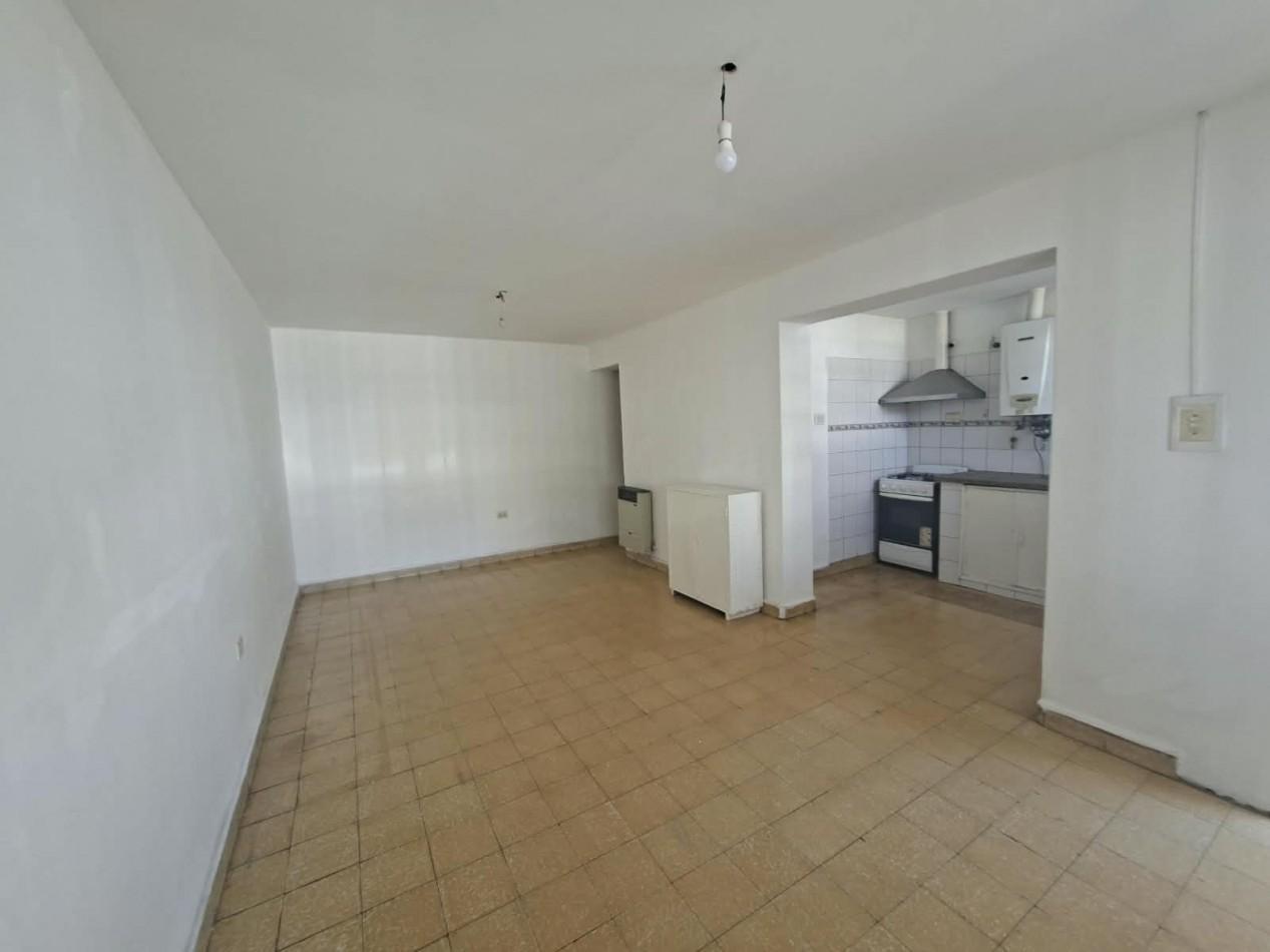 Foto de B° ROSEDAL: ALQUILO CASA DE 2 DORMITORIOS CON COCHERA A METROS DE LA, imagen 3