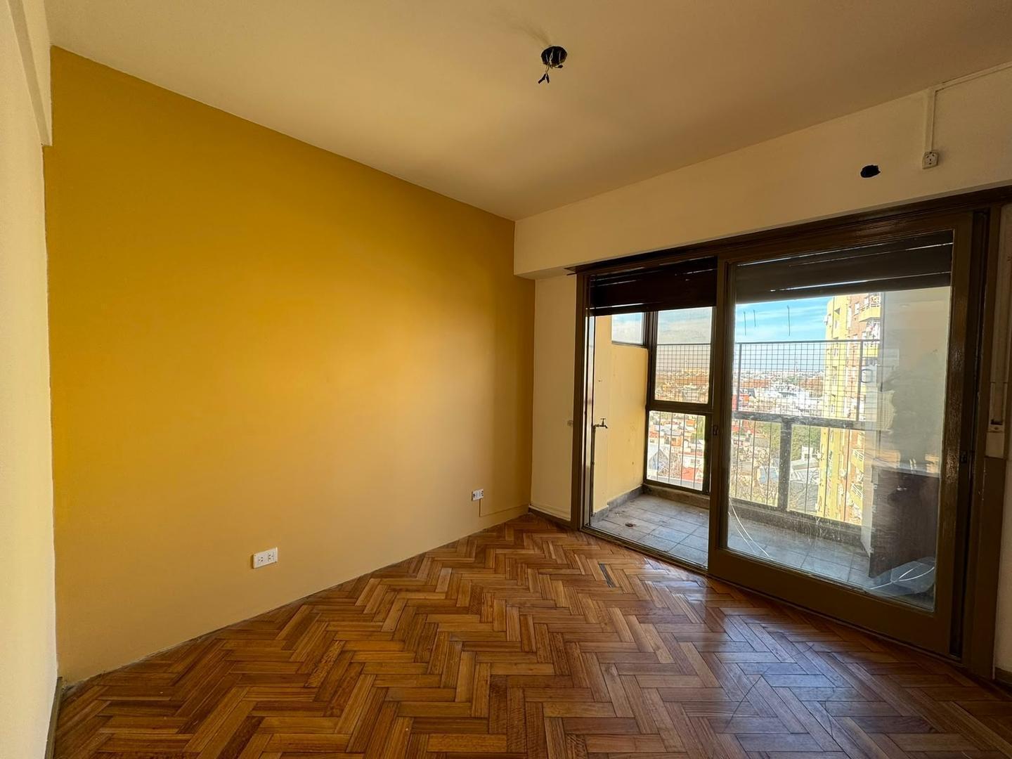 Foto de DEPARTAMENTO EN VENTA 2 AMBIENTES FLORESTA, imagen 3