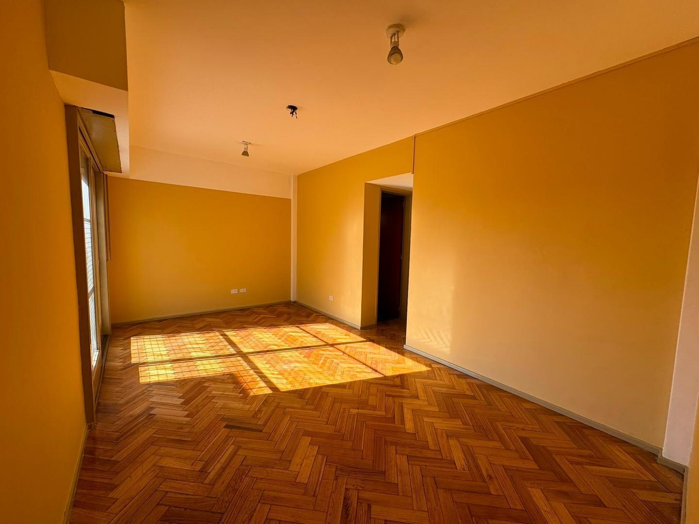 Foto de DEPARTAMENTO EN VENTA 2 AMBIENTES FLORESTA, imagen 4