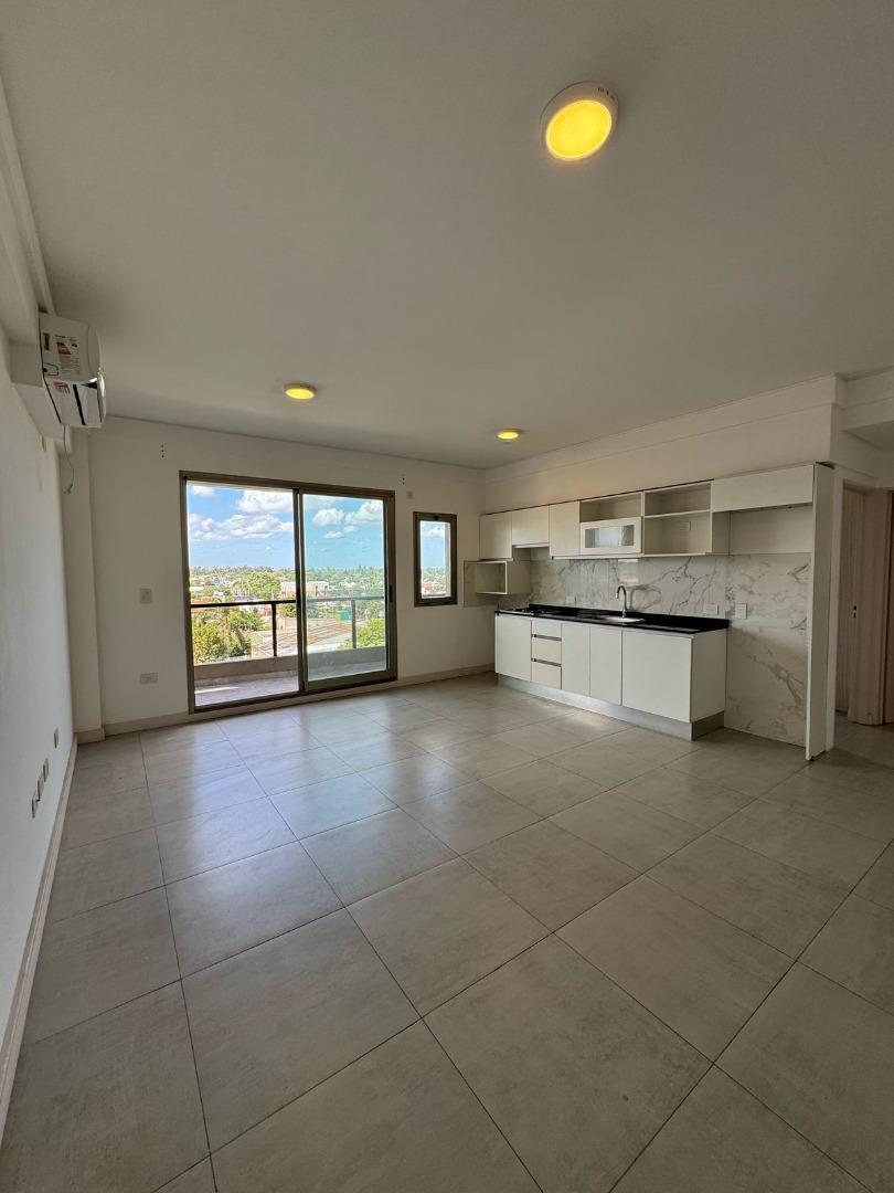 Foto de DEPARTAMENTO EN VENTA DOS AMBIENTES 1 DORMITORIO CENTRICO, imagen 4