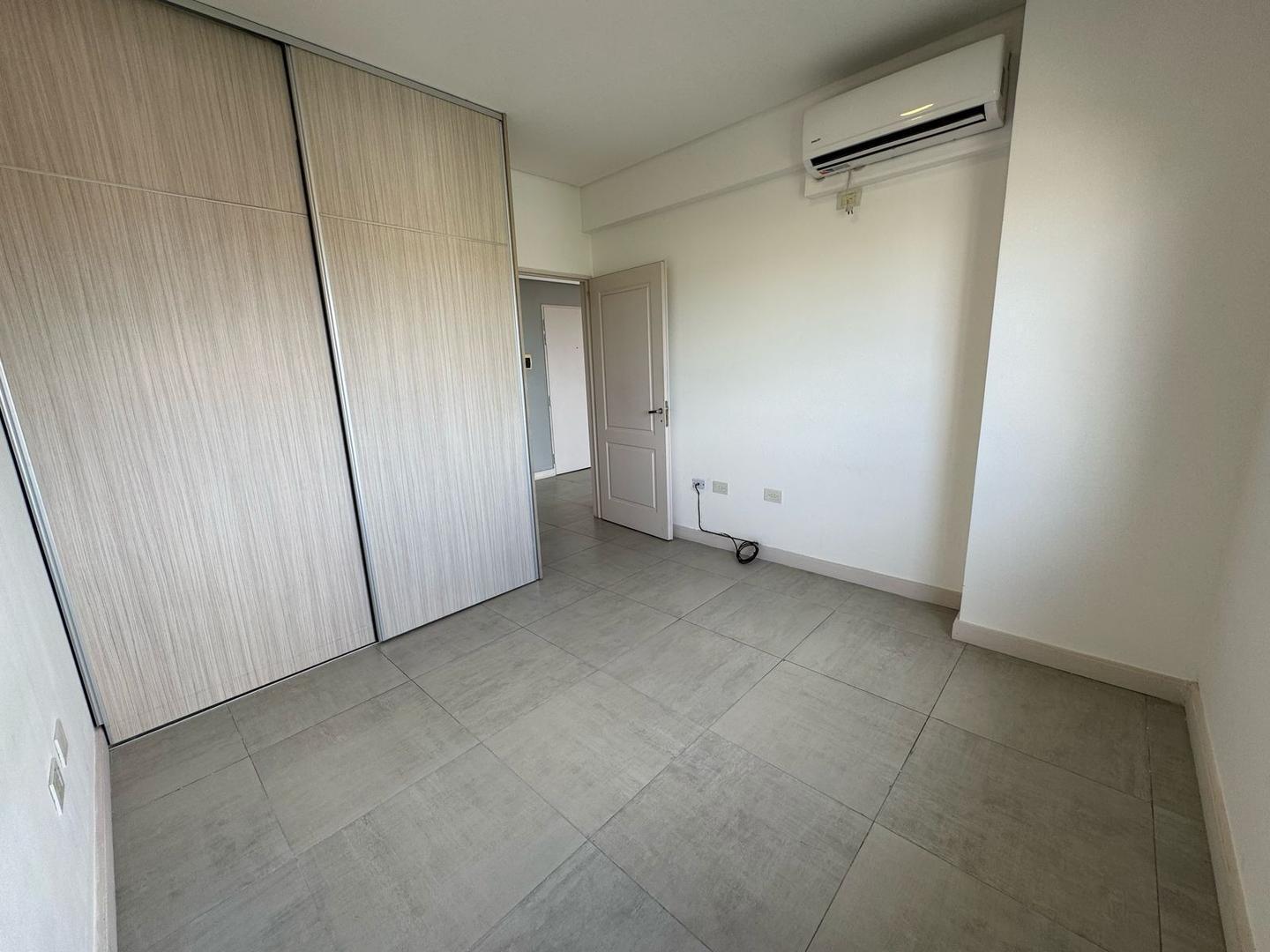 Foto de DEPARTAMENTO EN VENTA DOS AMBIENTES 1 DORMITORIO CENTRICO, imagen 3