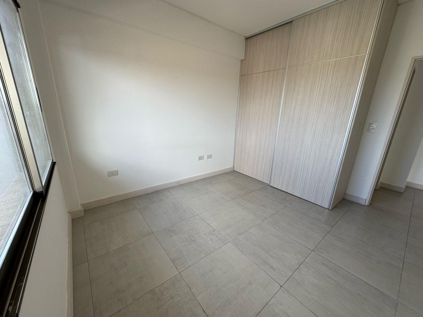 Foto de DEPARTAMENTO EN VENTA DOS AMBIENTES 1 DORMITORIO CENTRICO, imagen 2