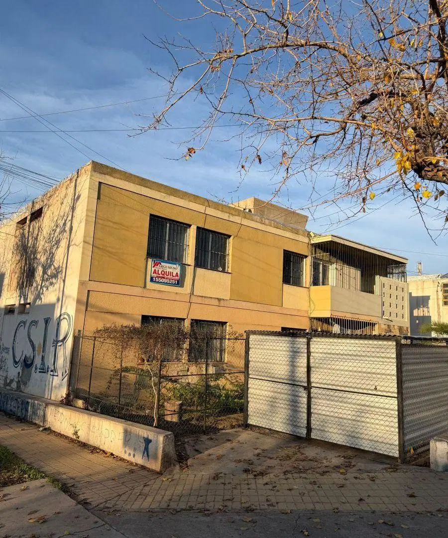 EXCELENTE 3 DORMITORIOS Y COCHERA EN CEC GODOY CRUz 2