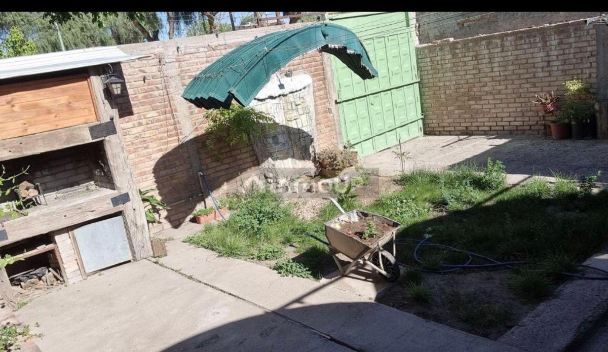 Foto de BARRIO SERRANO GODOY CRUZ HERMOSA 3 DORMITORIOS PATIO GRANDE APTO, imagen 1