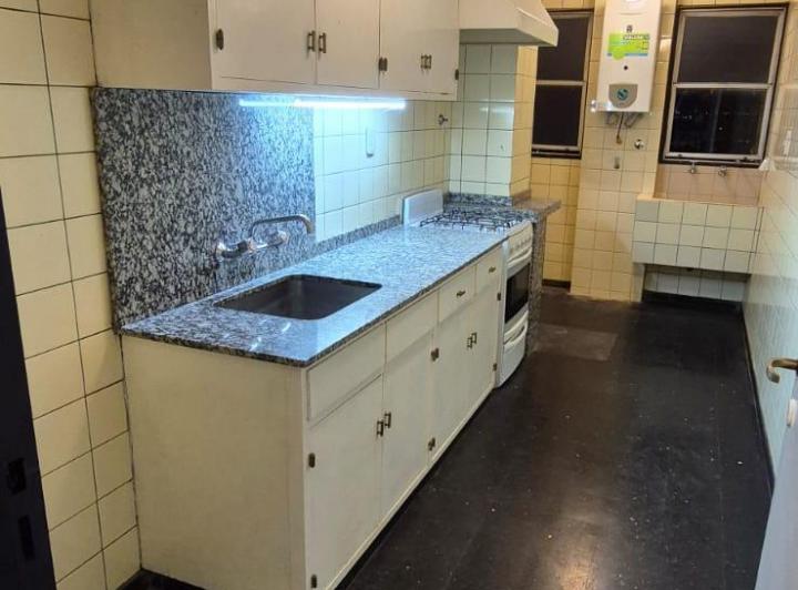 VENDO DEPARTAMENTO EN EX BCO MZA USD 60.000 75M2 CON ASCESNSOR  5