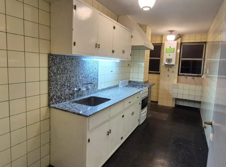 VENDO DEPARTAMENTO EN EX BCO MZA USD 60.000 75M2 CON ASCESNSOR  4