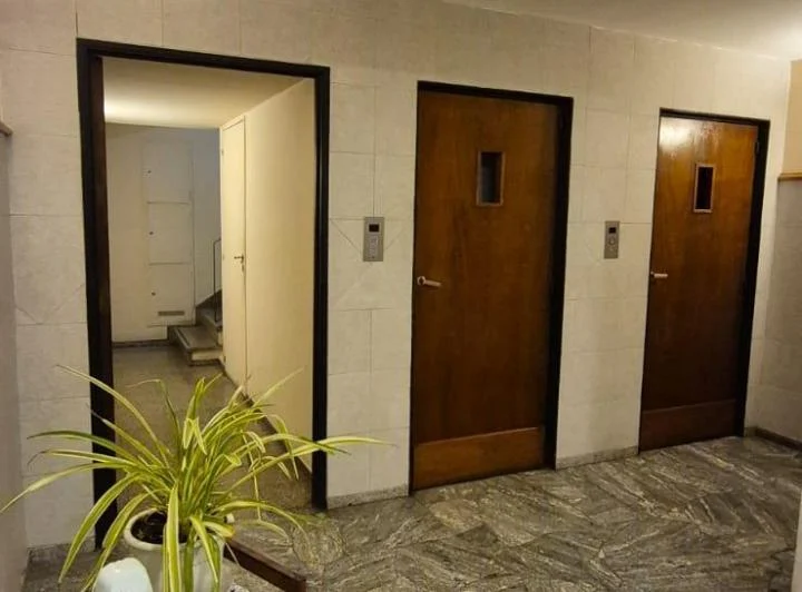 VENDO DEPARTAMENTO EN EX BCO MZA USD 60.000 75M2 CON ASCESNSOR  2