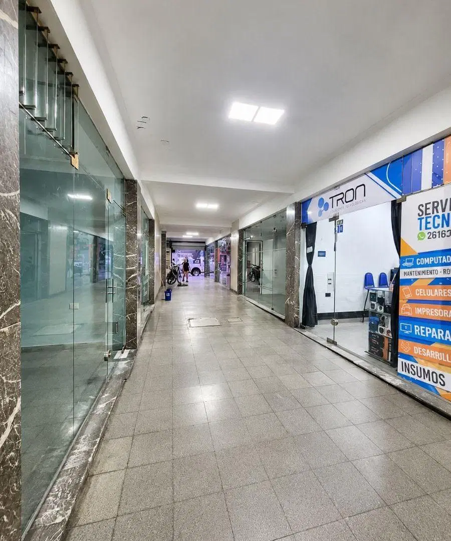 ALQUILER LOCAL COMERCIAL 40m2 EN LUJAN DE CUYO. GALERIA FAZIO FRENTE A PLAZA DEPARTAMENTAL $310.000 4