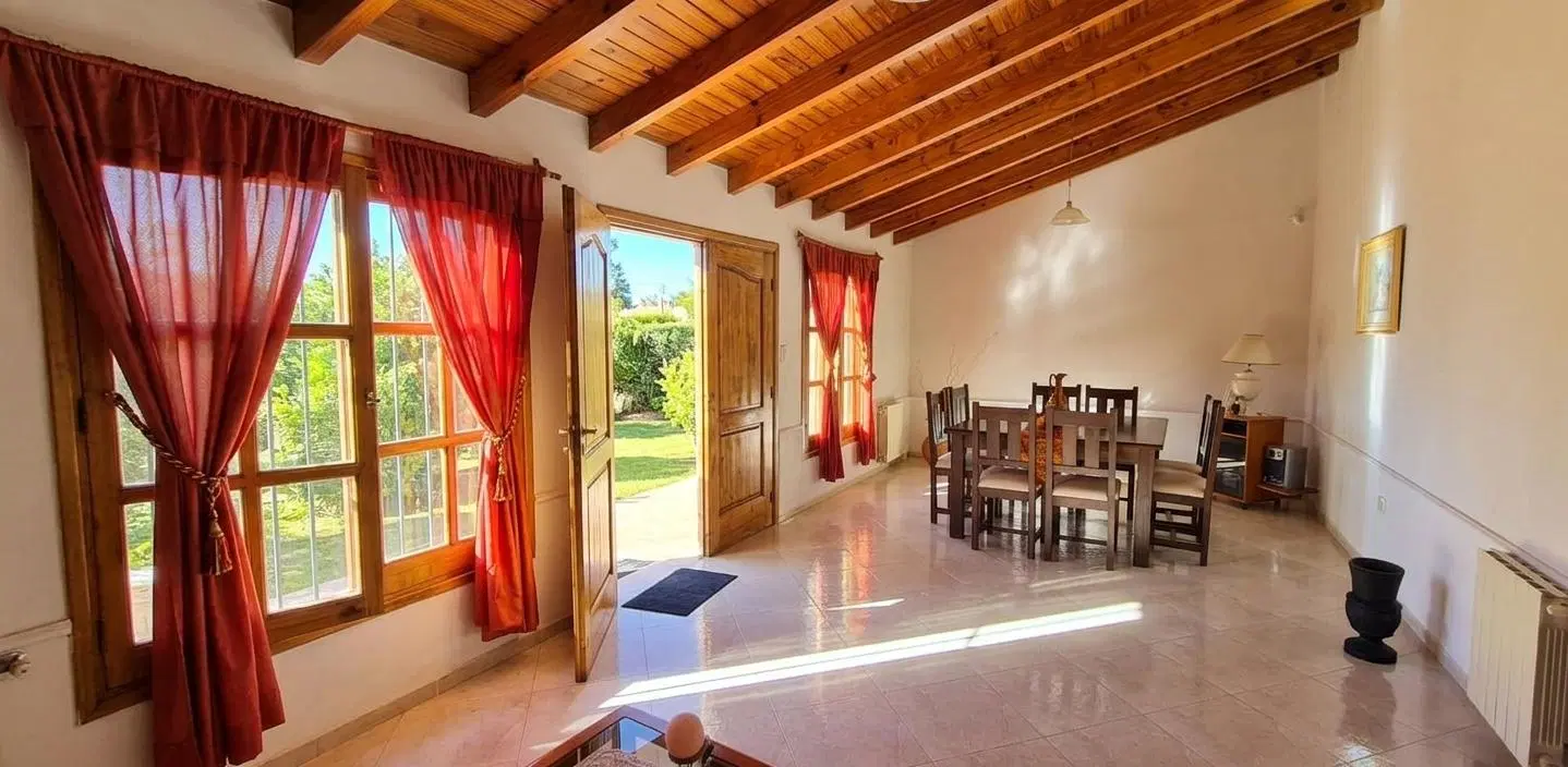 VENTA CASA DE CATEGORIA, ZONA INMEJORABLE VISTALBA 4