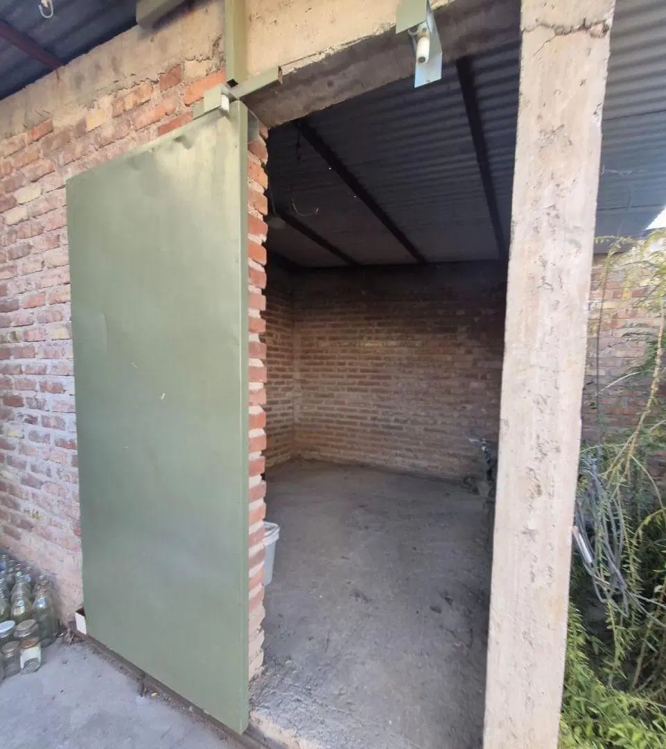 ALQUILO CASA EN LOTEO MURGIA, 3 DORM, 2 BAÑOS, COCHERA $980.000 5