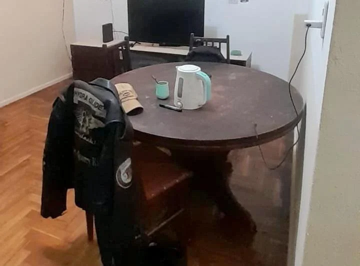 Alquiler. Departamento dos ambientes con patio en buena ubicación de Quilmes  3