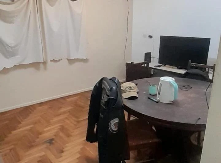 Alquiler. Departamento dos ambientes con patio en buena ubicación de Quilmes  4