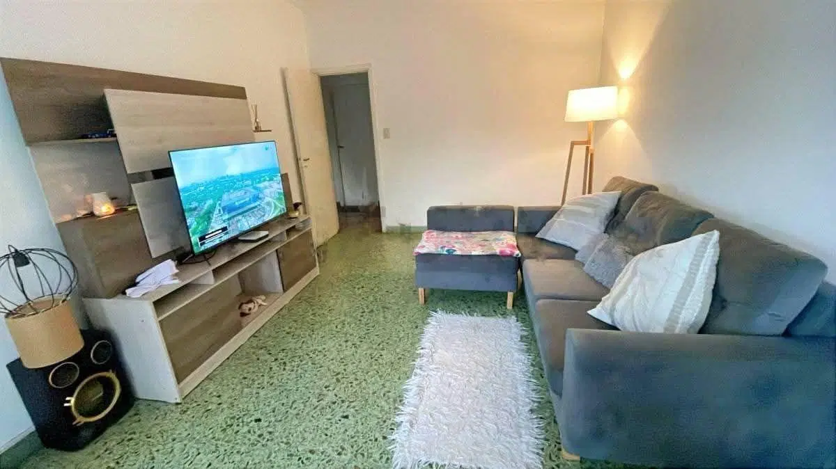 Alquiler. Casa 3 Ambientes con Cochera en Excelente Ubicación de José Mármol. 3