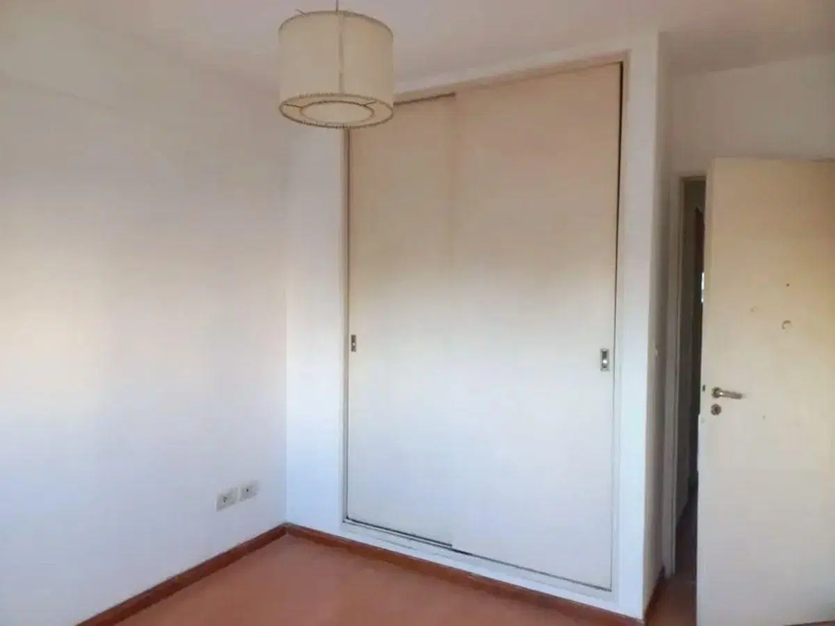 Alquiler de Departamento de 2 ambientes en excelente ubicación de Lomas de Zamora. 2