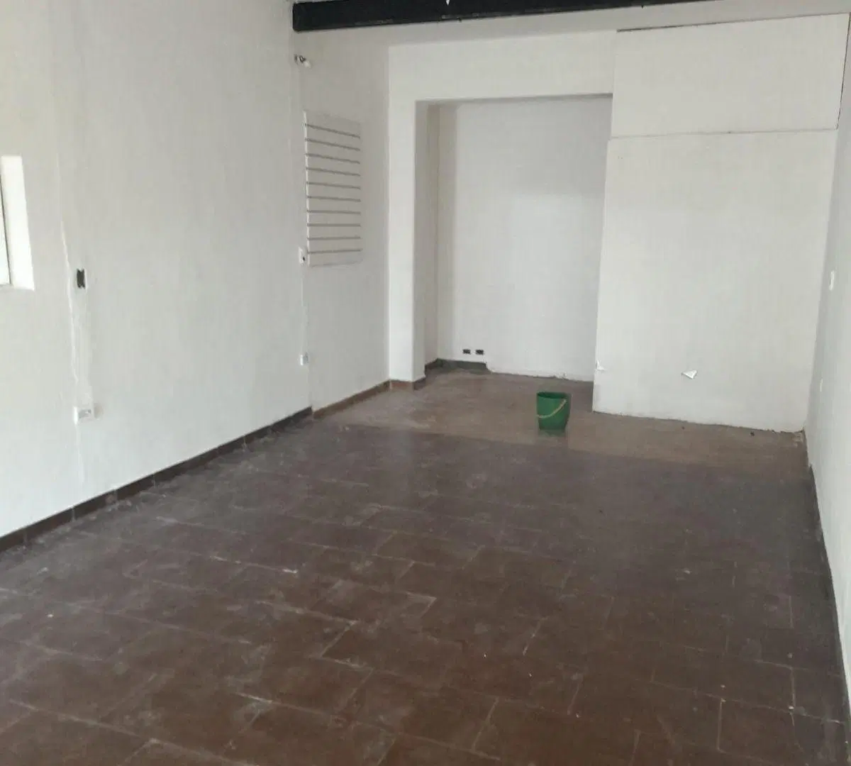 Local en Alquiler en Muy Buena Ubicación de Rafael Calzada 5