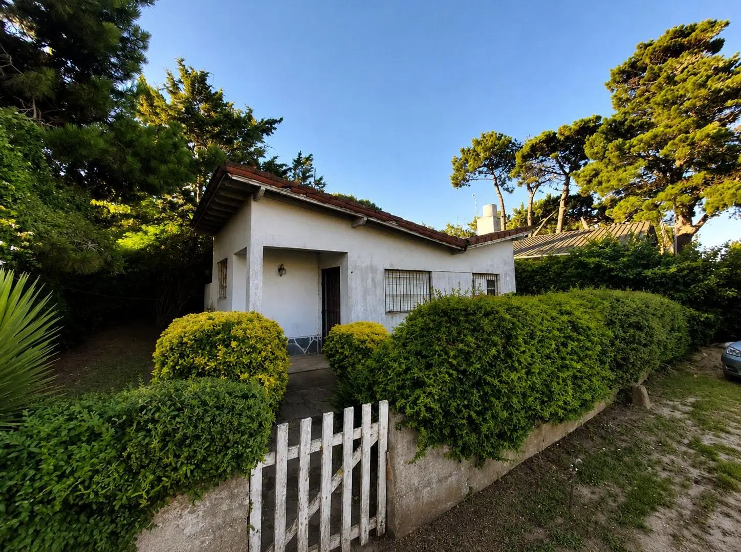 Casa con departamento independiente sobre lote de 318 m² – Zona Hospital, Villa Gesell 2