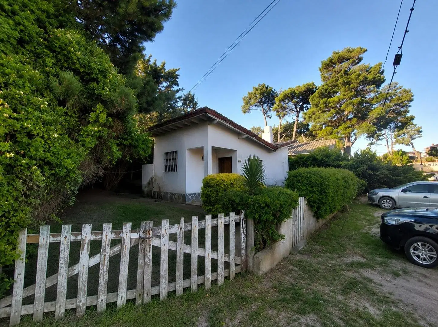 Casa con departamento independiente sobre lote de 318 m² – Zona Hospital, Villa Gesell 1