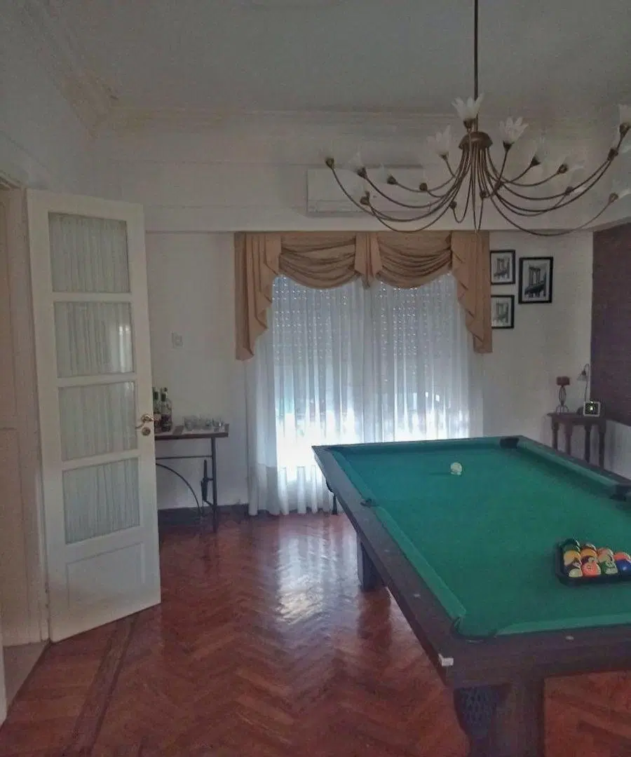 Chalet de estilo neocolonial en Bernal Centro con quincho y cochera 5
