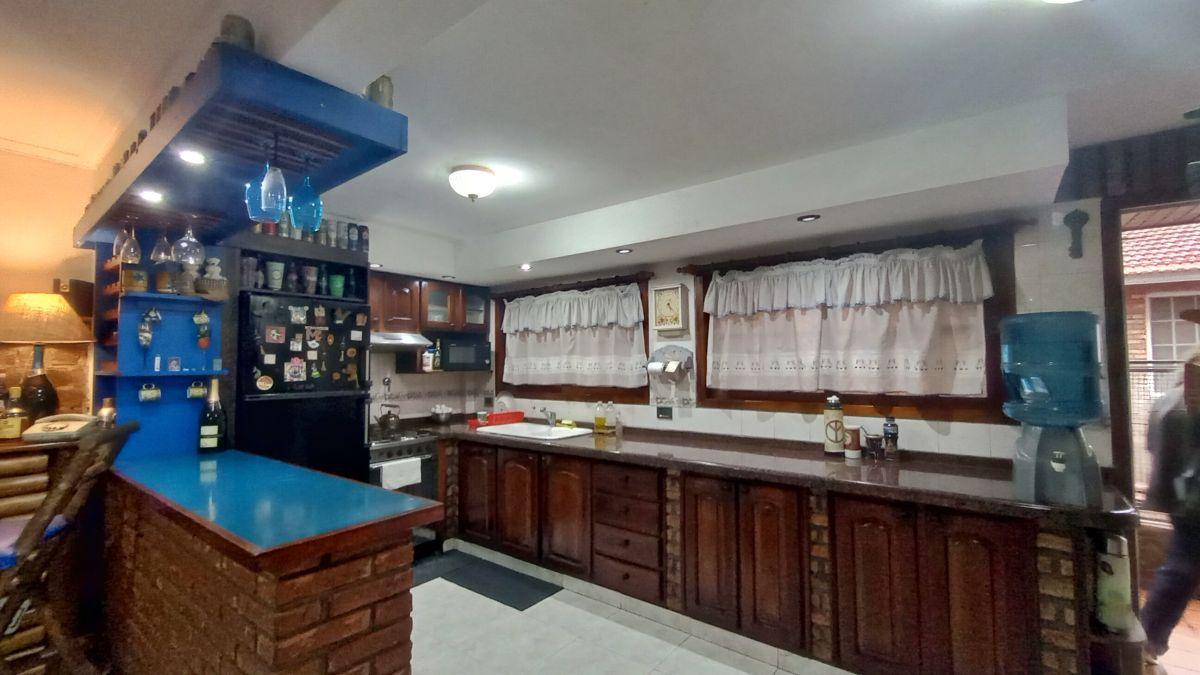 Foto de Chalet de 3 Ambientes con Piscina y Cochera Para 3 Vehículos. Apto, imagen 5