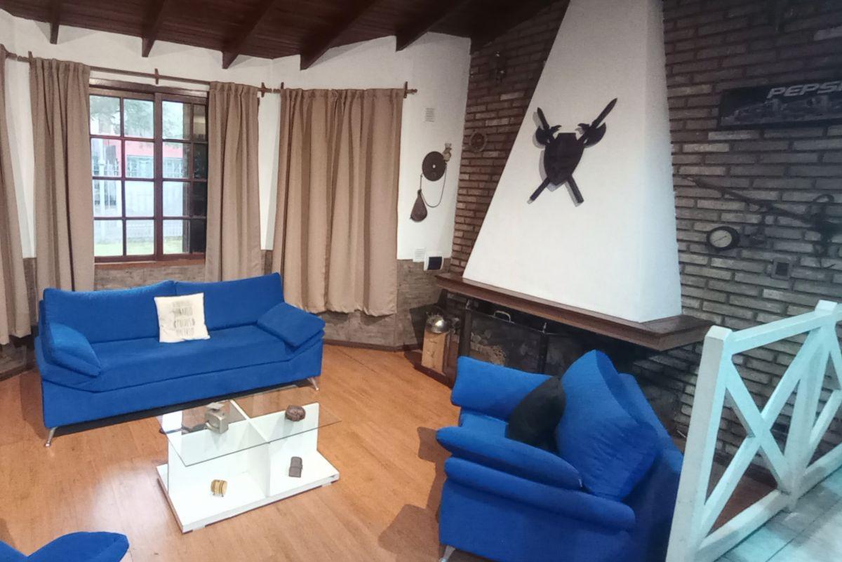 Foto de Chalet de 3 Ambientes con Piscina y Cochera Para 3 Vehículos. Apto, imagen 2