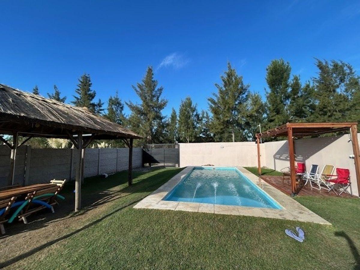Foto de Casa con piscina - Lote de 324 m² - M.Paz. Ideal para vivienda, imagen 4